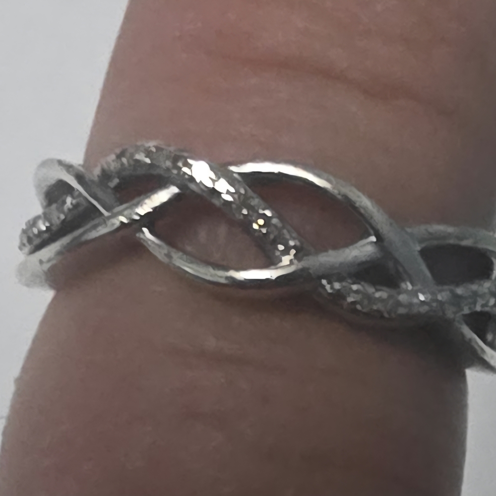 Elegant Silver Infinity Ring